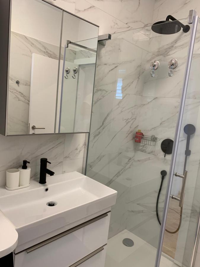 Deluxe Suites Anna Vodice Luaran gambar
